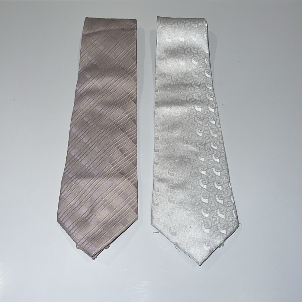 White/ Beige man tie set of 2